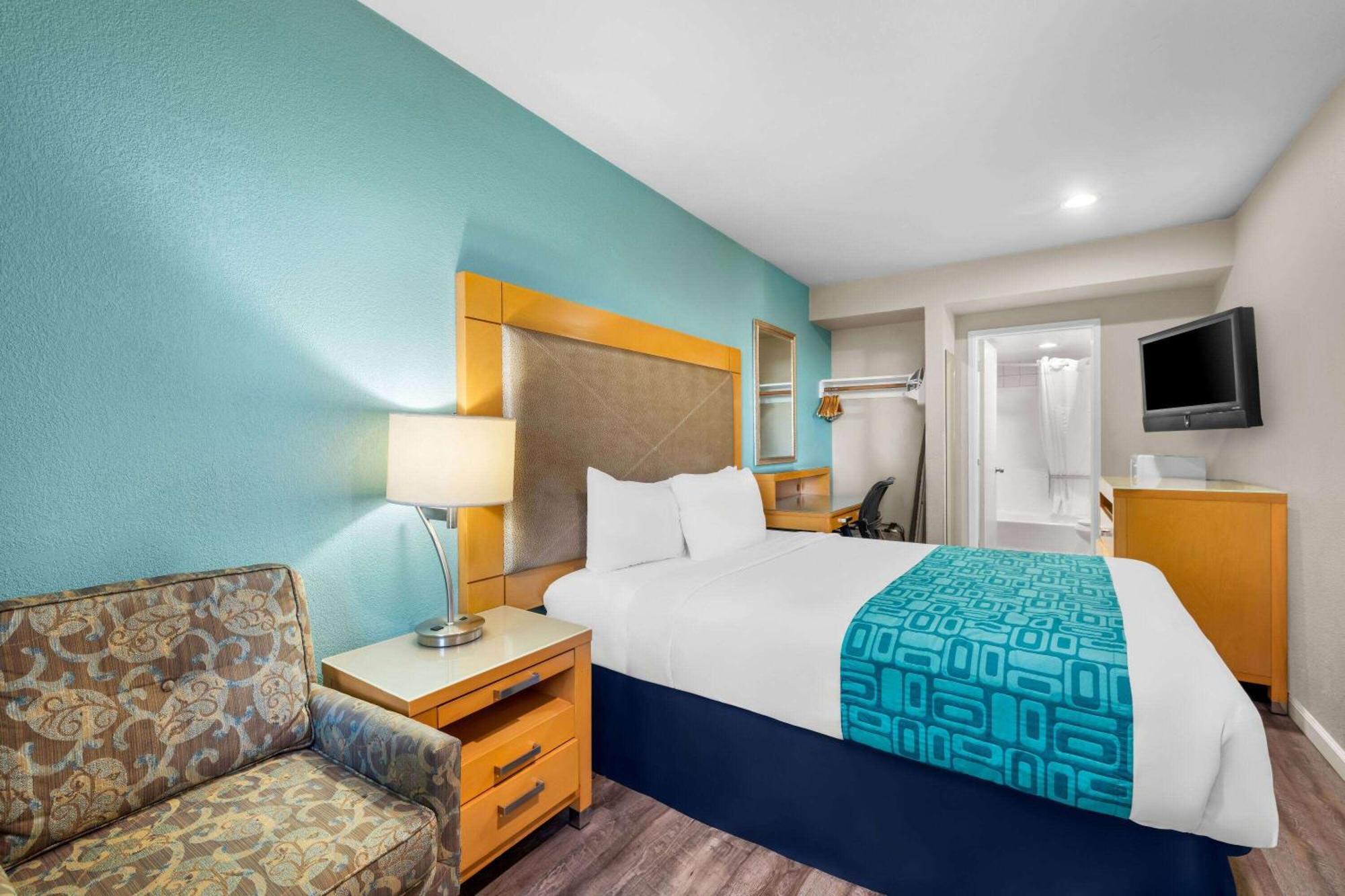 Howard Johnson By Wyndham Santa Cruz Beach Boardwalk Buitenkant foto