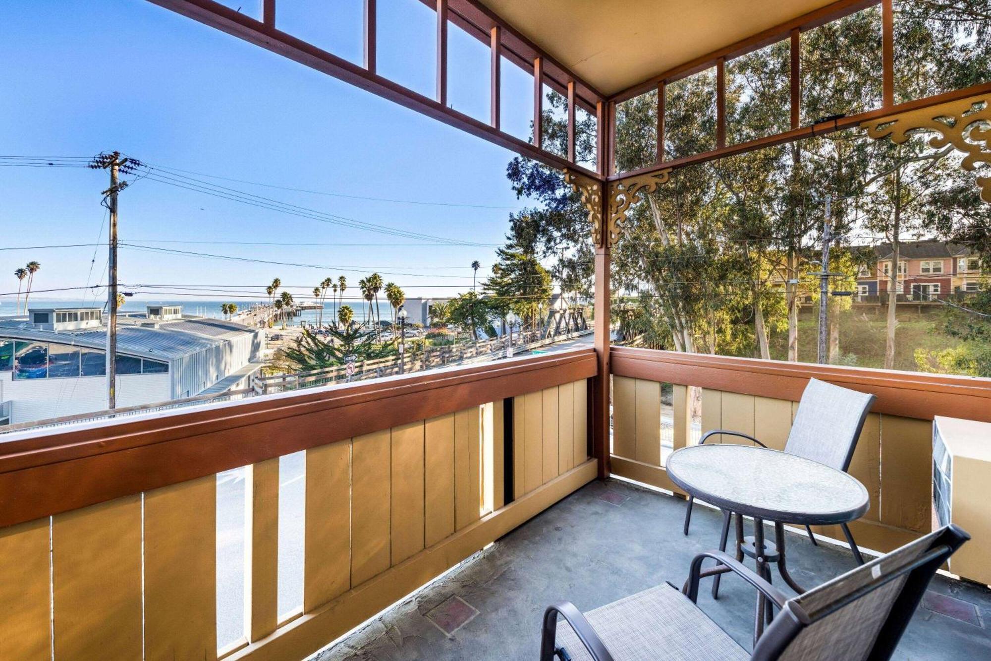 Howard Johnson By Wyndham Santa Cruz Beach Boardwalk Buitenkant foto