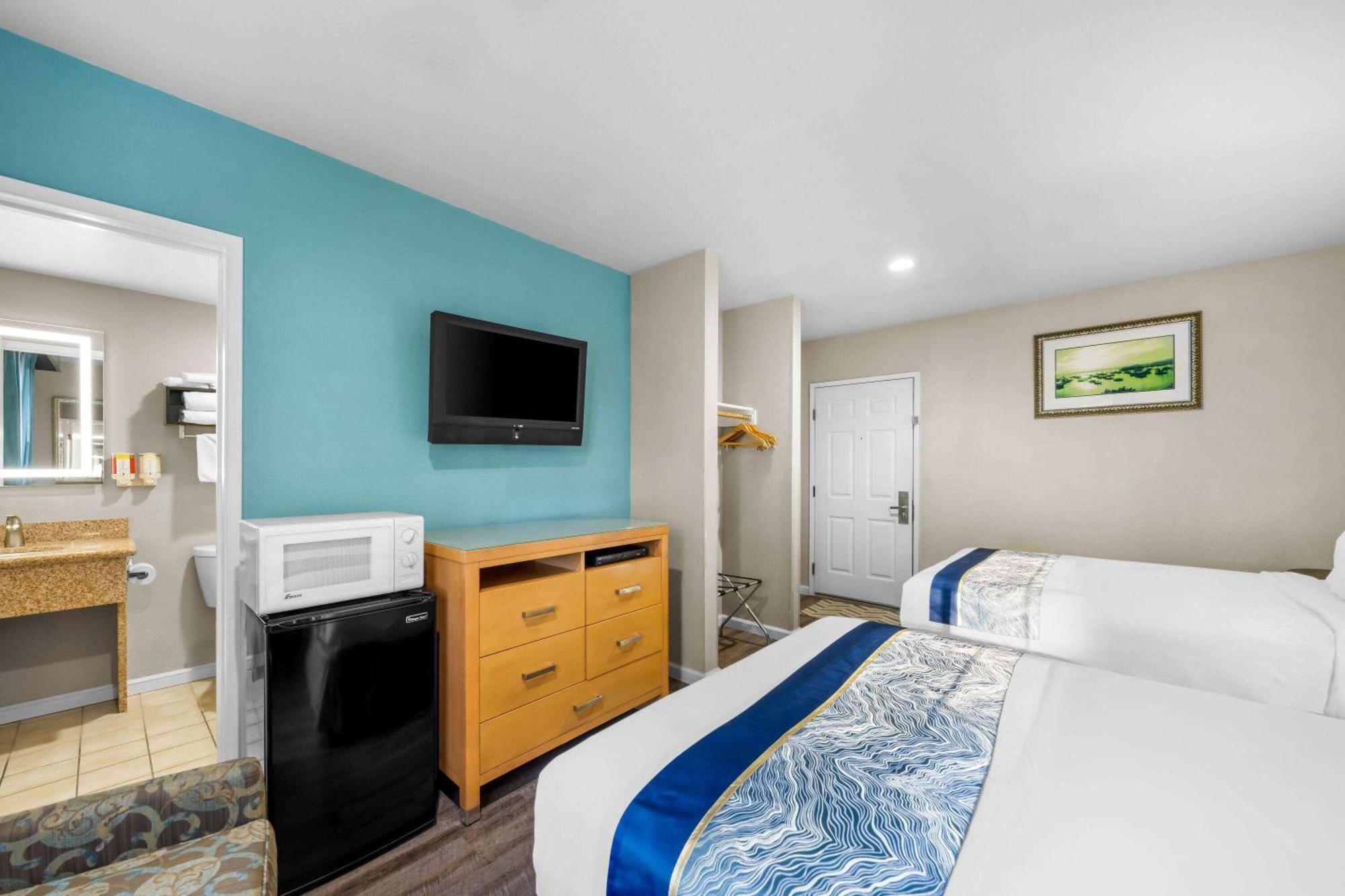 Howard Johnson By Wyndham Santa Cruz Beach Boardwalk Buitenkant foto