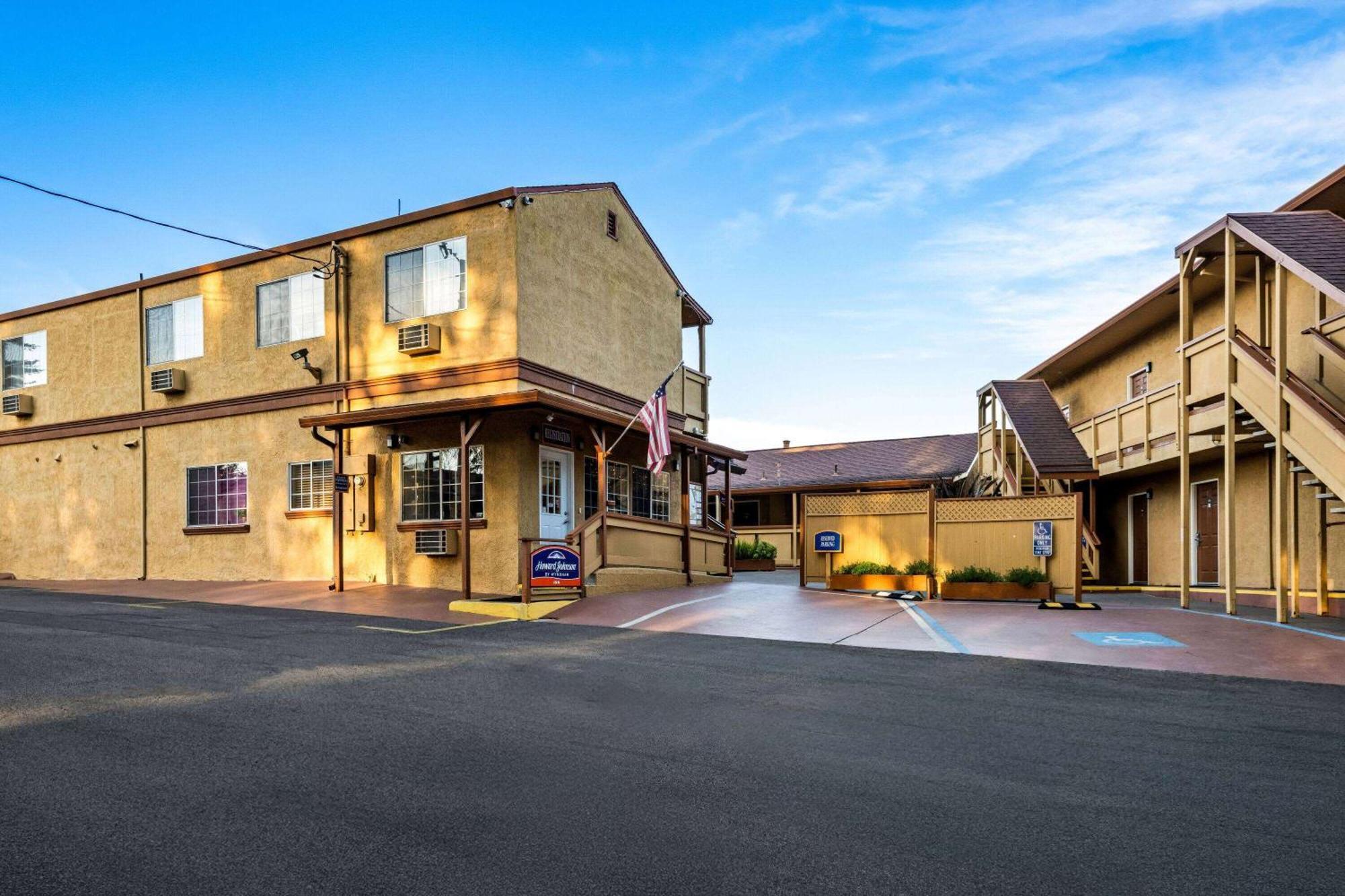 Howard Johnson By Wyndham Santa Cruz Beach Boardwalk Buitenkant foto