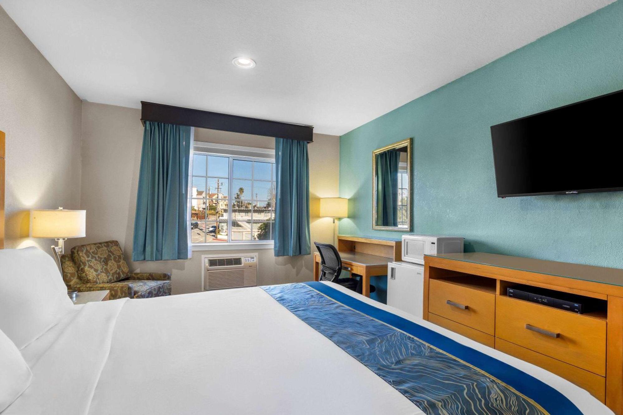Howard Johnson By Wyndham Santa Cruz Beach Boardwalk Buitenkant foto