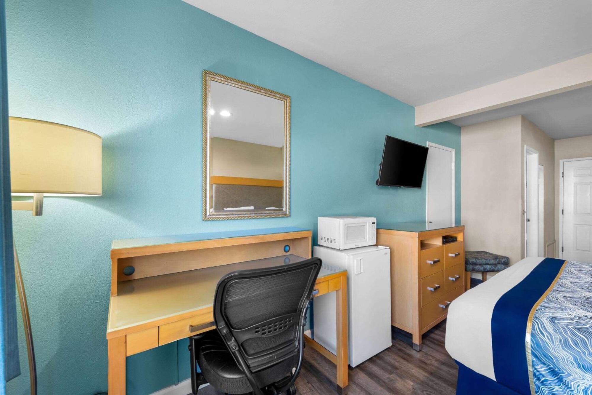 Howard Johnson By Wyndham Santa Cruz Beach Boardwalk Buitenkant foto
