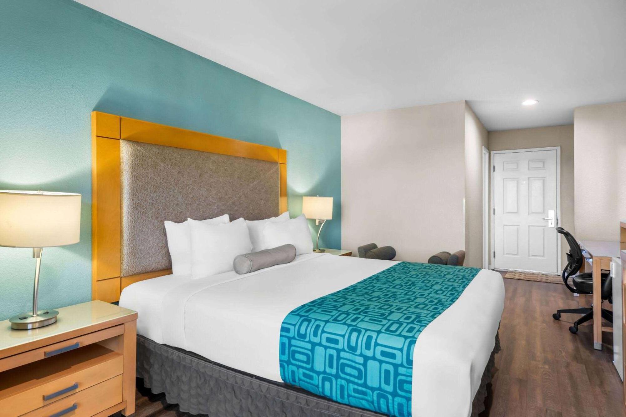 Howard Johnson By Wyndham Santa Cruz Beach Boardwalk Buitenkant foto