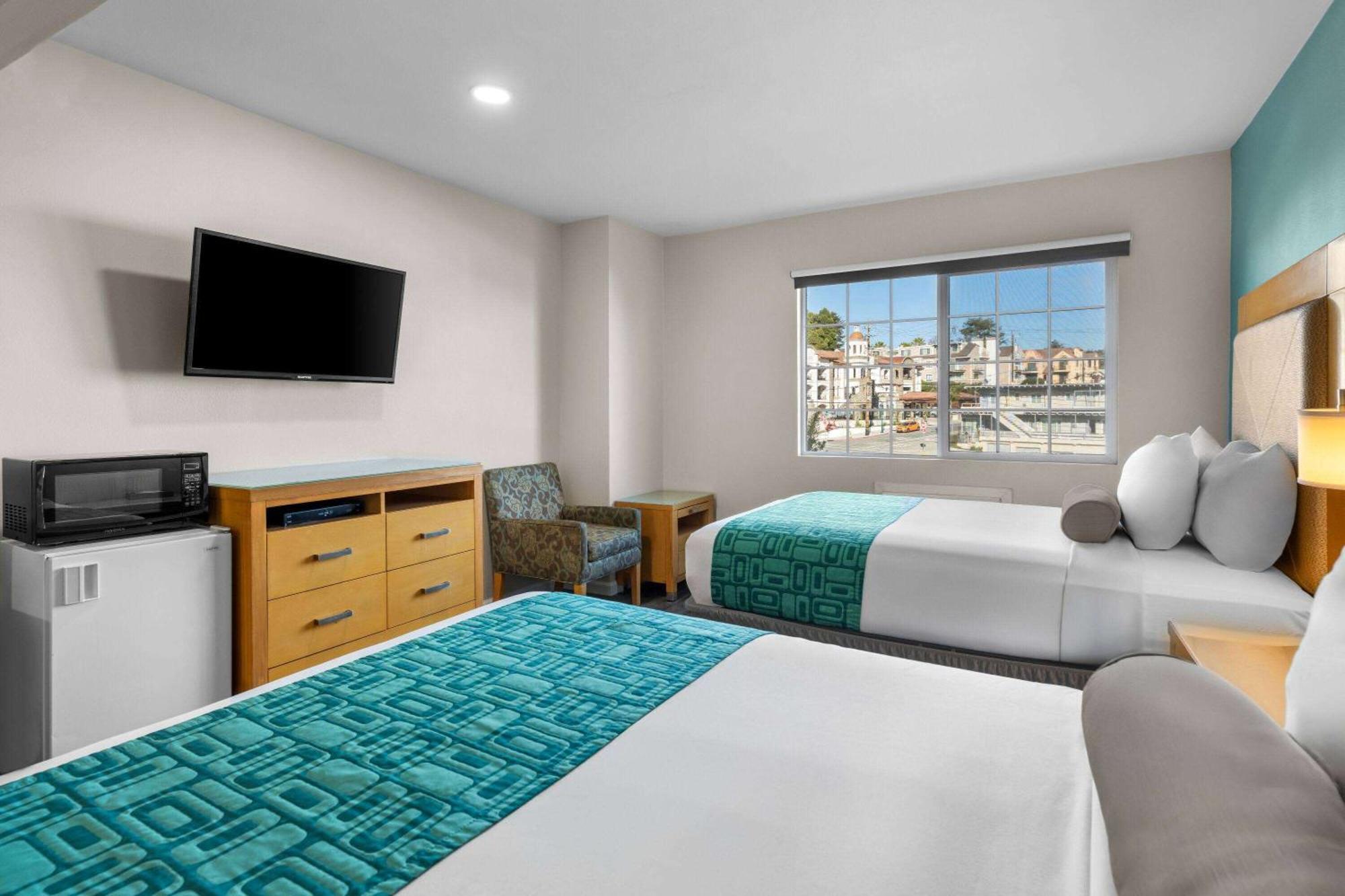 Howard Johnson By Wyndham Santa Cruz Beach Boardwalk Buitenkant foto