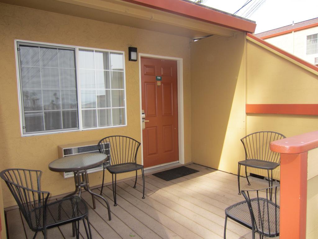 Howard Johnson By Wyndham Santa Cruz Beach Boardwalk Buitenkant foto