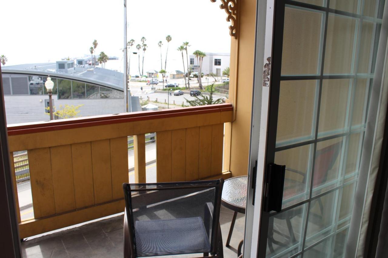 Howard Johnson By Wyndham Santa Cruz Beach Boardwalk Buitenkant foto